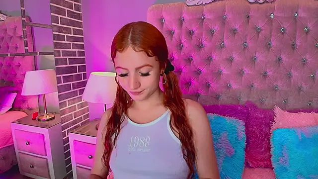 AdelaineBest online show from October 30, 2025, 5:39 am