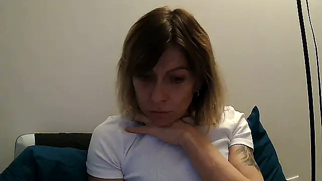 Snapshot of anechka1 chatting on February 21, 2026, 10:45 pm anechka1 online show from February 21, 2026, 10:45 pm