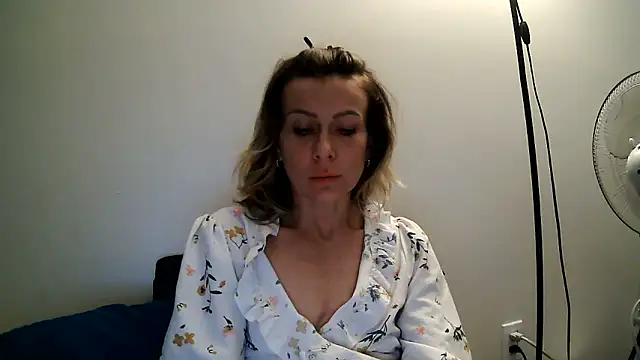 Snapshot of anechka1 chatting on June 11, 2026, 1:27 am anechka1 online show from June 11, 2026, 1:27 am