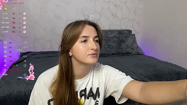 Snapshot of Vibe_to_night chatting on October 16, 2025, 11:18 am Vibe to night online show from October 16, 2025, 11:18 am