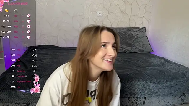 Snapshot of Vibe_to_night chatting on October 17, 2025, 10:39 am Vibe to night online show from October 17, 2025, 10:39 am