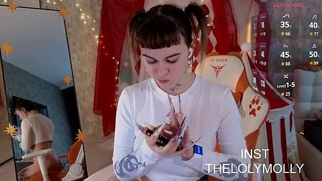 LolyMolli online show from November 1, 2025, 10:53 am