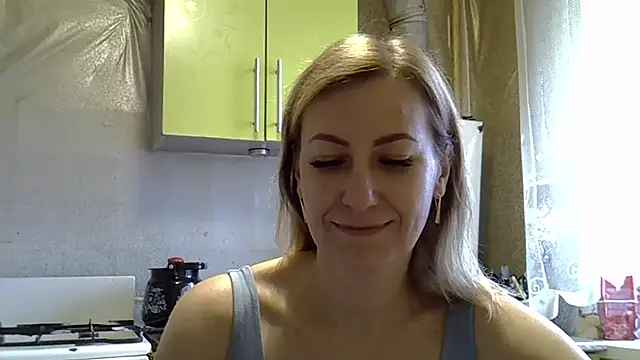 Snapshot of AshleyXHoney chatting on December 2, 2024, 8:47 am AshleyXHoney online show from December 2, 2024, 8:47 am