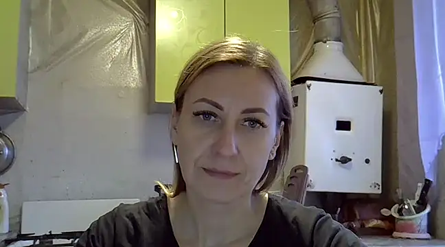 Snapshot of AshleyXHoney chatting on December 13, 2024, 12:39 pm AshleyXHoney online show from December 13, 2024, 12:39 pm