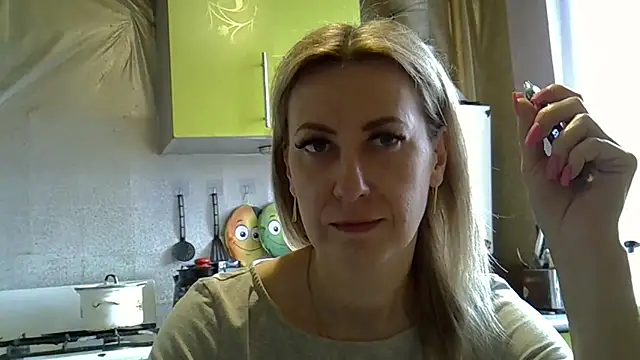 Snapshot of AshleyXHoney chatting on March 21, 2025, 6:38 am AshleyXHoney online show from March 21, 2025, 6:38 am