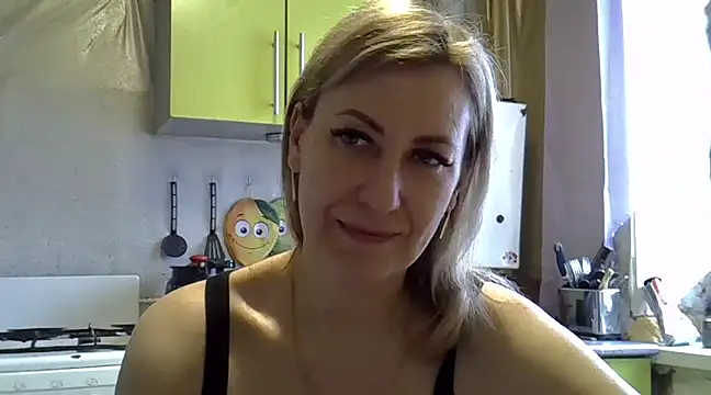 Snapshot of AshleyXHoney chatting on February 5, 2025, 6:45 am AshleyXHoney online show from February 5, 2025, 6:45 am