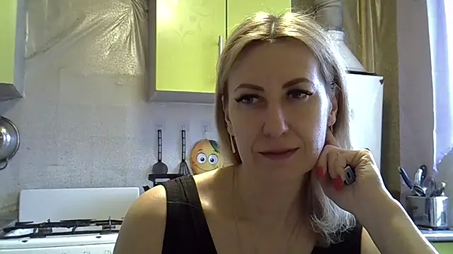 Snapshot of AshleyXHoney chatting on February 10, 2025, 11:46 am AshleyXHoney online show from February 10, 2025, 11:46 am