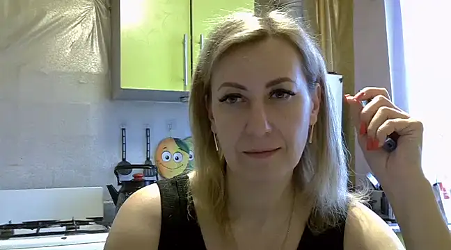 Snapshot of AshleyXHoney chatting on February 6, 2025, 6:51 am AshleyXHoney online show from February 6, 2025, 6:51 am