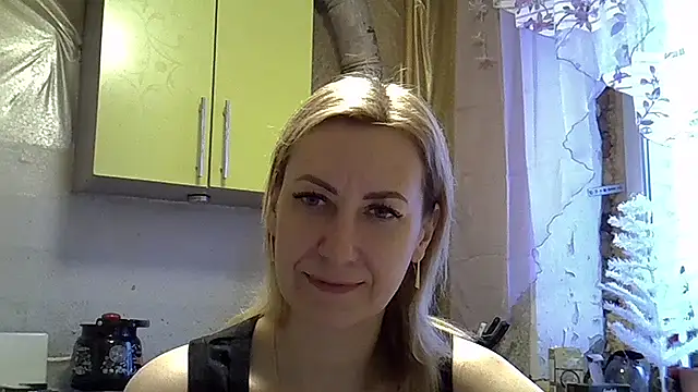 Snapshot of AshleyXHoney chatting on December 23, 2024, 6:22 am AshleyXHoney online show from December 23, 2024, 6:22 am