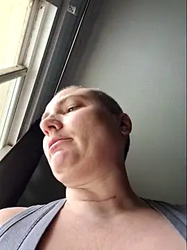 Snapshot of MilfyMrsRobinson chatting on May 23, 2026, 4:17 pm MilfyMrsRobinson online show from May 23, 2026, 4:17 pm
