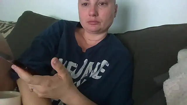 Snapshot of MilfyMrsRobinson chatting on June 1, 2026, 1:44 pm MilfyMrsRobinson online show from June 1, 2026, 1:44 pm