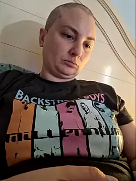 Snapshot of MilfyMrsRobinson chatting on May 3, 2026, 4:32 pm MilfyMrsRobinson online show from May 3, 2026, 4:32 pm