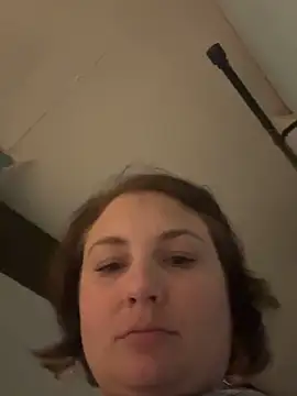 Snapshot of MilfyMrsRobinson chatting on January 15, 2026, 1:20 am MilfyMrsRobinson online show from January 15, 2026, 1:20 am