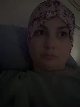 Snapshot of MilfyMrsRobinson chatting on February 8, 2026, 12:14 pm MilfyMrsRobinson online show from February 8, 2026, 12:14 pm