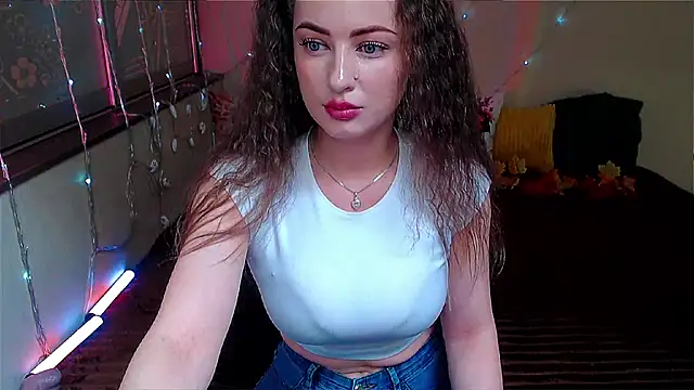 LizaSenri online show from October 15, 2025, 6:44 am