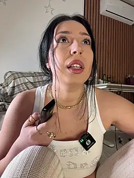 KimArts online show from February 25, 2026, 7:14 pm