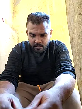 Snapshot of ListedLoin chatting on April 5, 2026, 7:26 am ListedLoin online show from April 5, 2026, 7:26 am