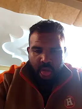 Snapshot of ListedLoin chatting on April 11, 2026, 12:40 am ListedLoin online show from April 11, 2026, 12:40 am