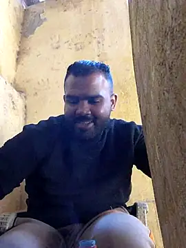 Snapshot of ListedLoin chatting on April 7, 2026, 6:48 am ListedLoin online show from April 7, 2026, 6:48 am