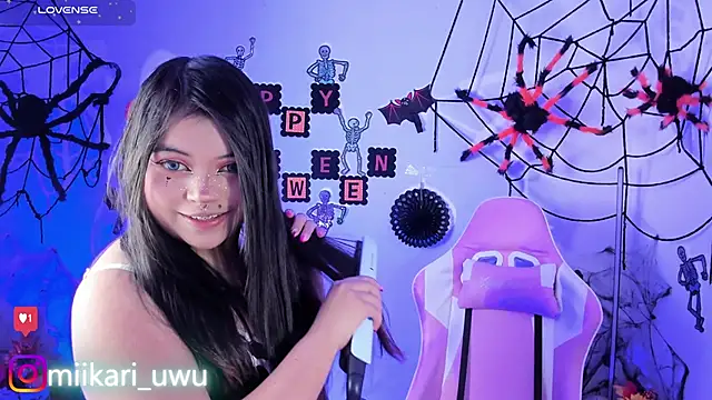 Ahri Elderwood online show from October 15, 2025, 5:06 am