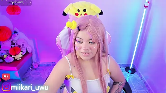 Ahri Elderwood online show from October 7, 2025, 3:40 am