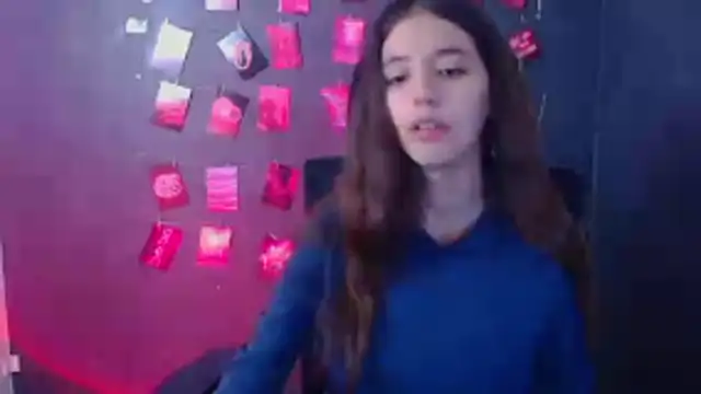 Aishell  online show from December 22, 2025, 12:49 pm