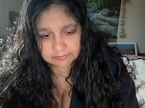 MelanieFawker online show from October 16, 2025, 2:36 pm