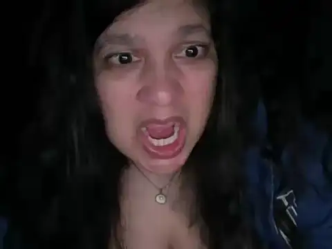 MelanieFawker online show from November 17, 2025, 10:08 am