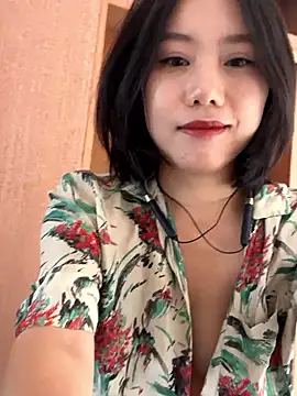 Snapshot of Eliza-E chatting on April 1, 2026, 1:19 am Eliza-E online show from April 1, 2026, 1:19 am