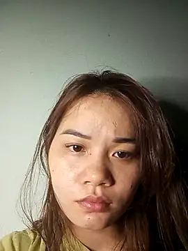 Snapshot of Ngoc-Trinh chatting on February 10, 2025, 5:09 pm Ngoc-Trinh online show from February 10, 2025, 5:09 pm