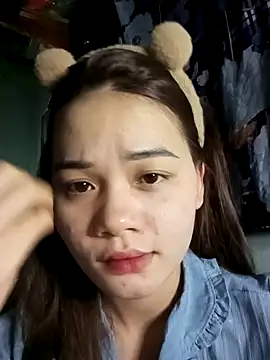 Snapshot of Ngoc-Trinh chatting on January 19, 2025, 4:14 pm Ngoc-Trinh online show from January 19, 2025, 4:14 pm