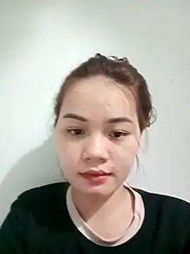 Snapshot of Ngoc-Trinh chatting on January 16, 2025, 5:21 am Ngoc-Trinh online show from January 16, 2025, 5:21 am