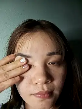 Snapshot of Ngoc-Trinh chatting on January 31, 2025, 3:22 pm Ngoc-Trinh online show from January 31, 2025, 3:22 pm
