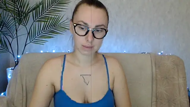  Leslyy Solo 1 online show from November 9, 2025, 1:26 pm