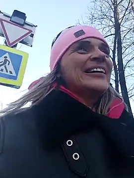 Snapshot of hugebobbs chatting on March 21, 2025, 2:18 pm hugebobbs online show from March 21, 2025, 2:18 pm