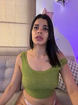 Snapshot of DaryRos chatting on February 5, 2026, 12:01 pm DaryRos online show from February 5, 2026, 12:01 pm