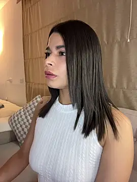 Snapshot of DaryRos chatting on February 25, 2026, 11:04 pm DaryRos online show from February 25, 2026, 11:04 pm