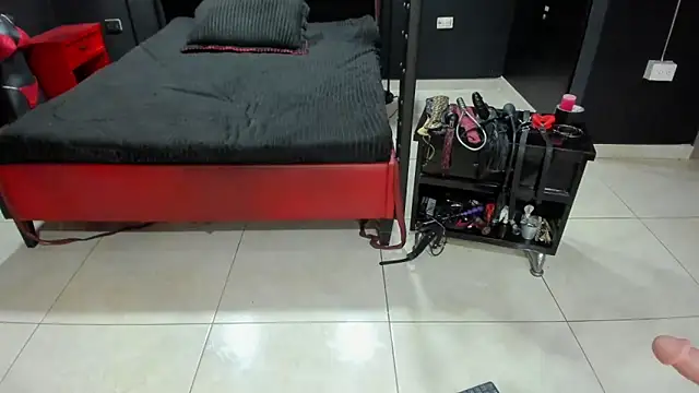 JAYLEN BDSM online show from November 10, 2025, 1:27 pm