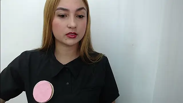 salome  lopez  online show from November 7, 2025, 2:32 pm