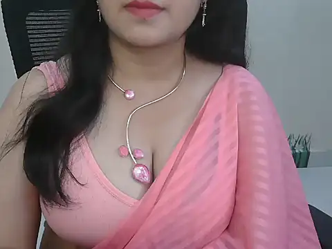 Snapshot of Inviting_Aanya chatting on July 14, 2026, 4:39 am Inviting Aanya online show from July 14, 2026, 4:39 am