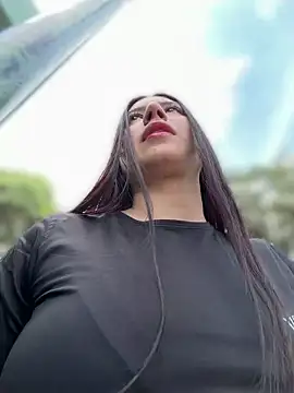 VAL PRINCESS online show from April 1, 2026, 3:31 pm