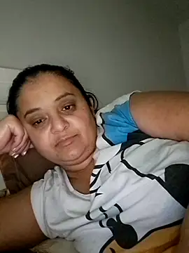 sarahhh1987 online show from November 24, 2025, 6:41 pm