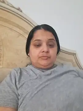 Snapshot of sarahhh1987 chatting on April 7, 2026, 2:30 pm sarahhh1987 online show from April 7, 2026, 2:30 pm