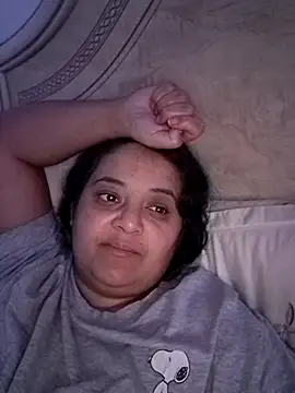 sarahhh1987 online show from November 8, 2025, 6:44 pm