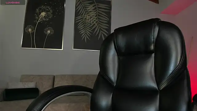 HannaConnor  online show from November 24, 2025, 8:42 pm