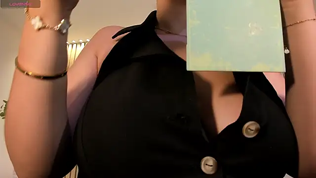 Snapshot of BellaRose_X chatting on November 27, 2025, 5:08 am BellaRose X online show from November 27, 2025, 5:08 am