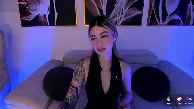 ViolettHansson online show from July 10, 2026, 10:48 am