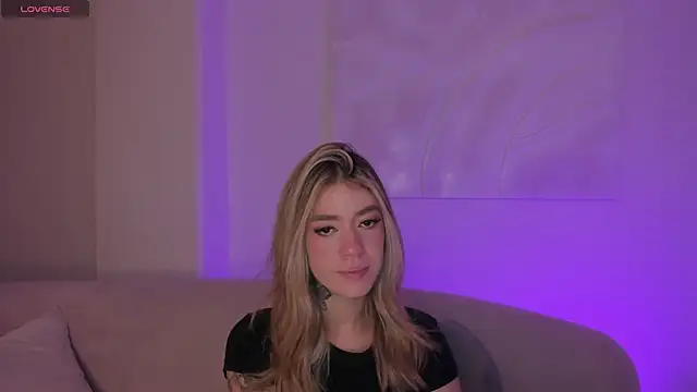 ViolettHansson online show from May 18, 2026, 11:48 am