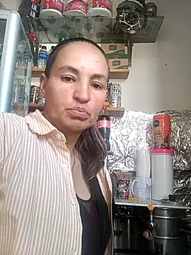 Divalive 28 online show from October 13, 2025, 3:24 pm