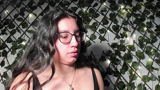 CoralineSanchez online show from January 5, 2026, 7:28 pm